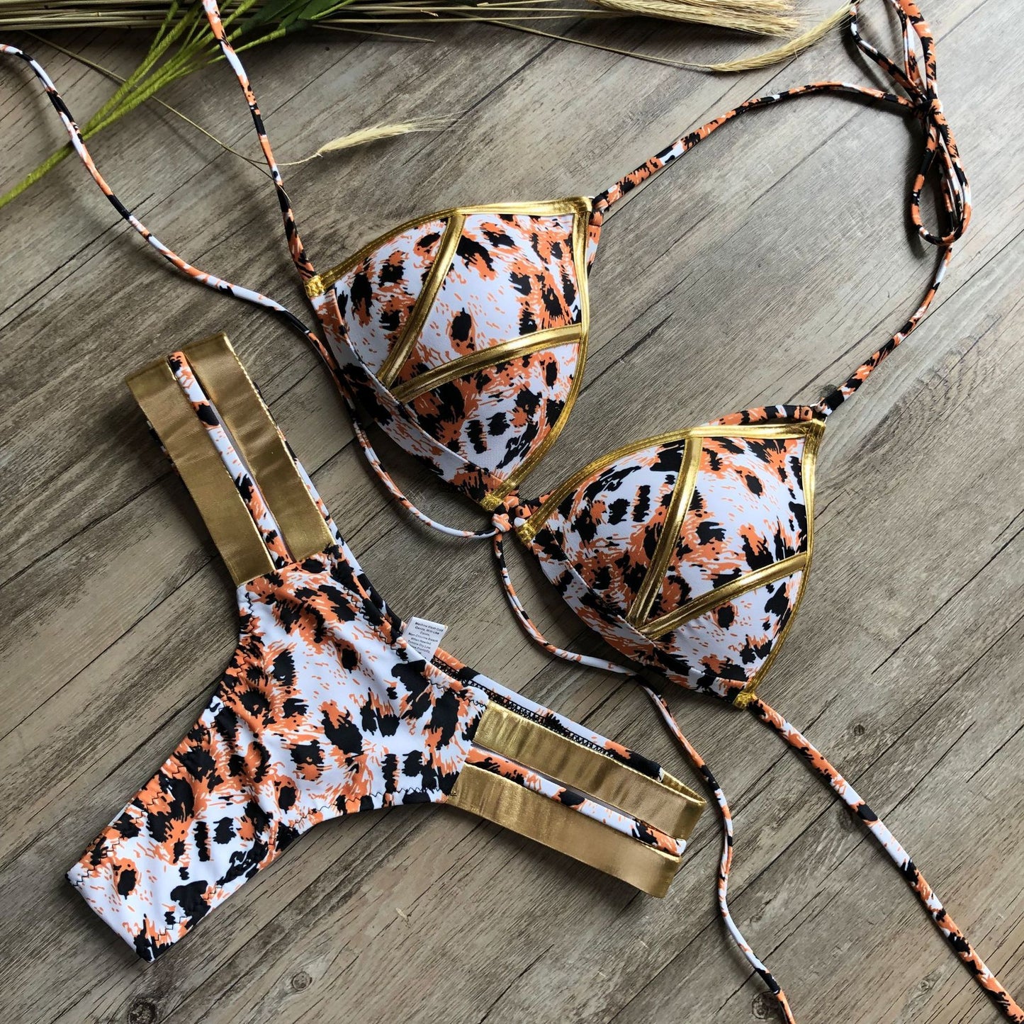 Bruinende bikini