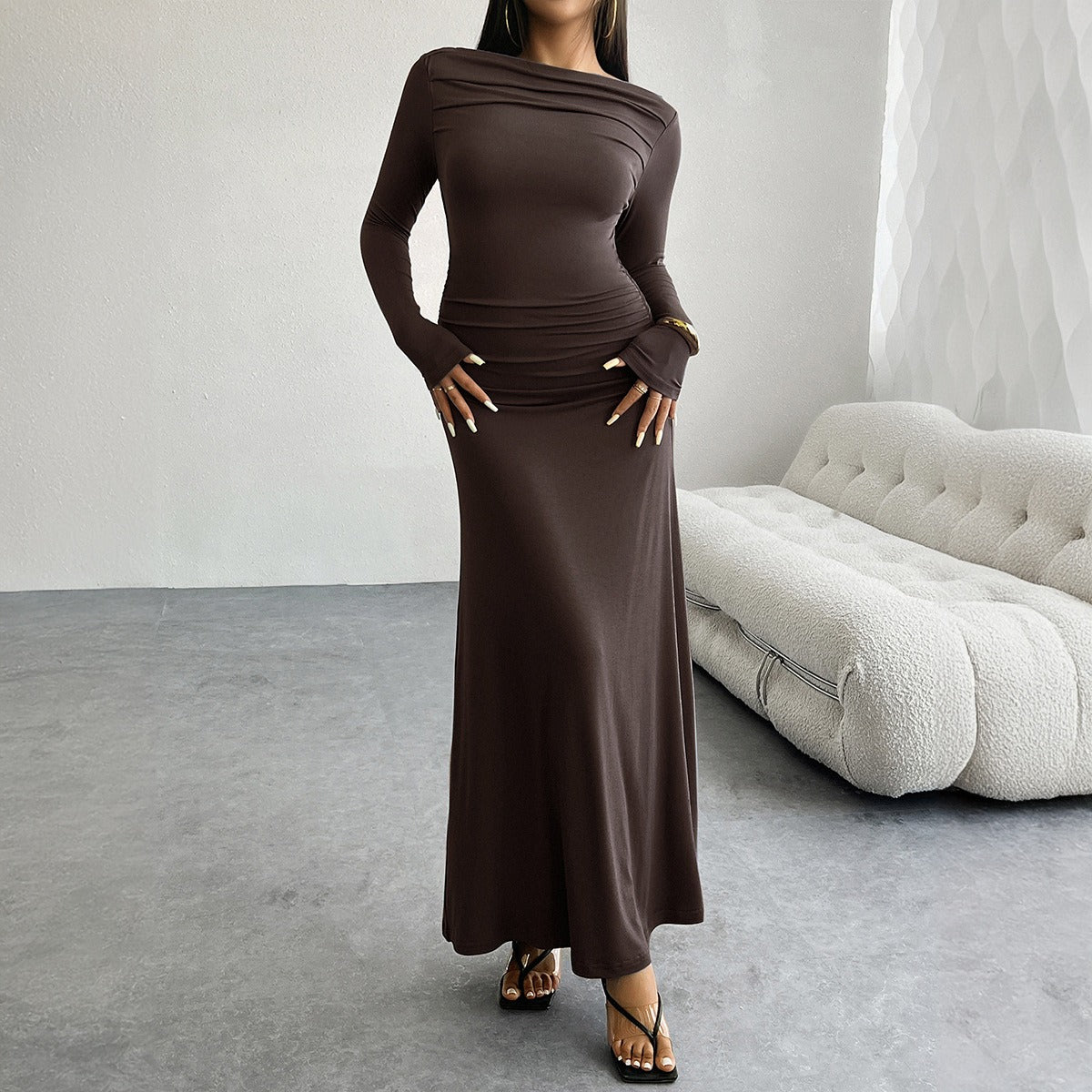 Autumn and winter European and American women's clothing temperament solid color hip hugging one neck dress