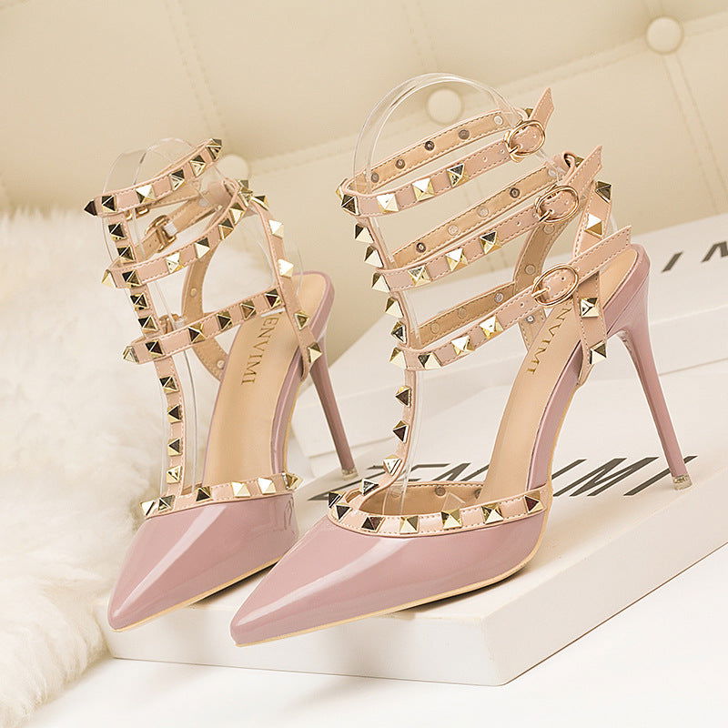 Rivet Hollow-out Roman Fashion Sandals - CHRISTDEST GLOBAL SERVICE