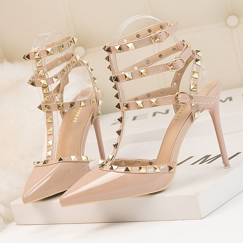 Rivet Hollow-out Roman Fashion Sandals - CHRISTDEST GLOBAL SERVICE