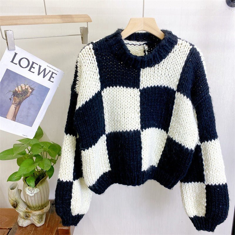 Fashionable contrasting plaid splicing thick needle sweater with stylish hand woven thick top for women