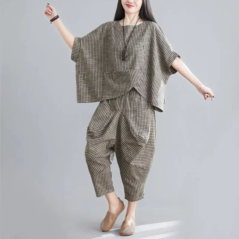 Summer New Women's Suits Art Stripe Short Sleeve T-shirt Loose Top Women's Knickerbockers Casual Pants Two Piece Sets