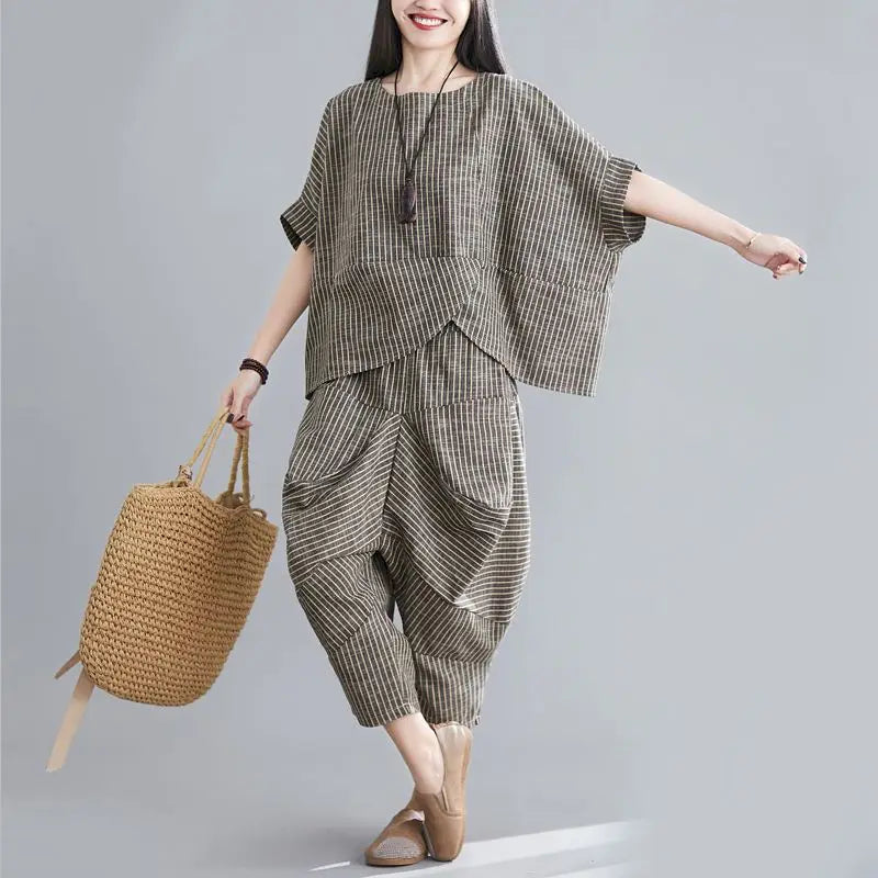 Summer New Women's Suits Art Stripe Short Sleeve T-shirt Loose Top Women's Knickerbockers Casual Pants Two Piece Sets