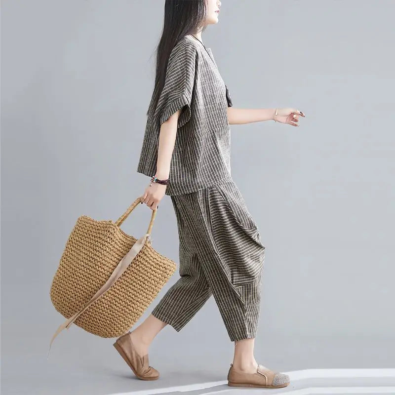Summer New Women's Suits Art Stripe Short Sleeve T-shirt Loose Top Women's Knickerbockers Casual Pants Two Piece Sets
