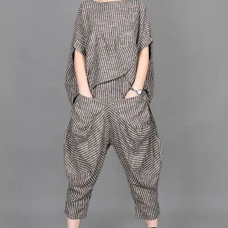 Summer New Women's Suits Art Stripe Short Sleeve T-shirt Loose Top Women's Knickerbockers Casual Pants Two Piece Sets