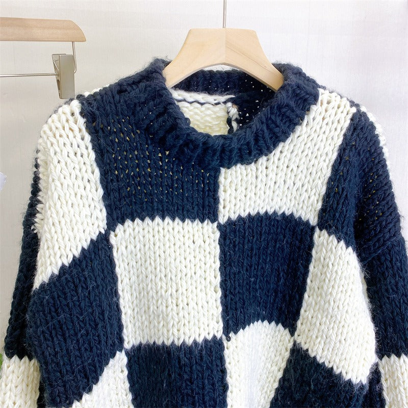 Fashionable contrasting plaid splicing thick needle sweater with stylish hand woven thick top for women