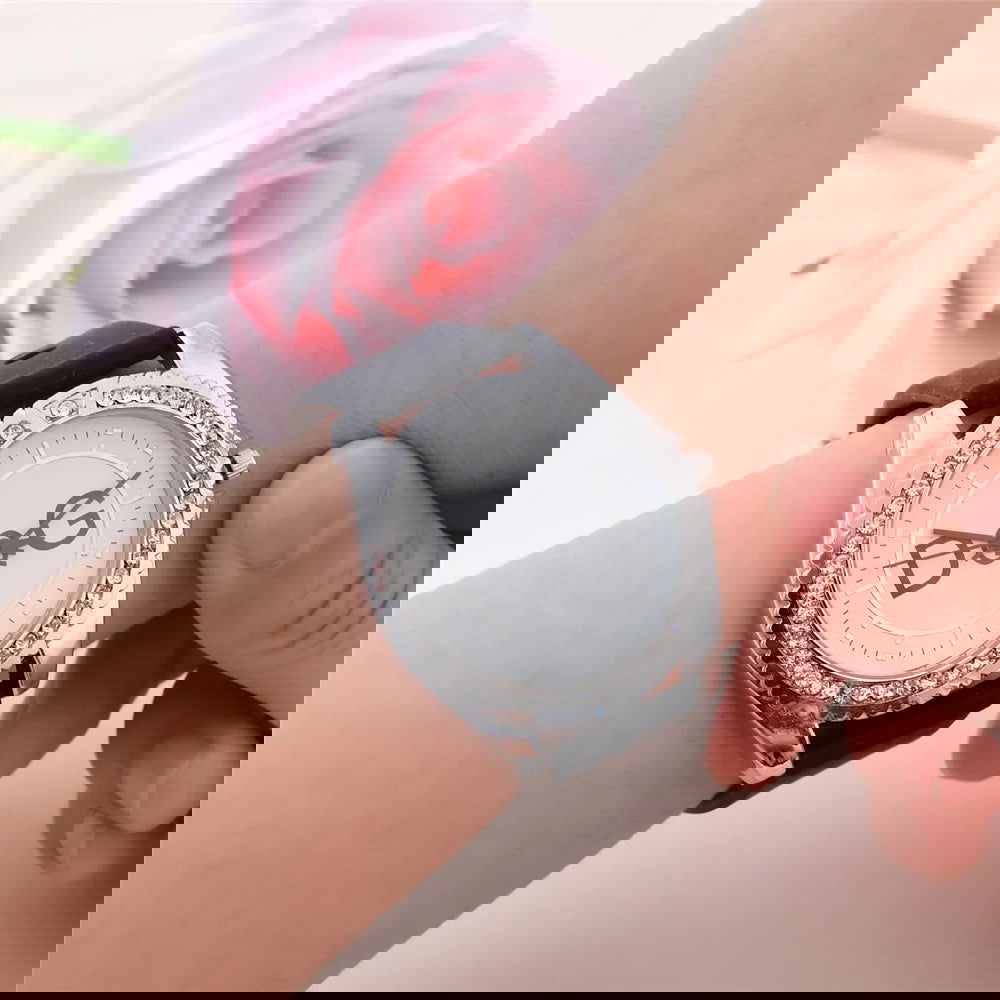 Luxury Brand DQG Women's Watch Leather Strap Rhinestone Inlay Dial Fashion Sport Quartz Watch for Women Gift Clock 2023 - CHRISTDEST GLOBAL SERVICE