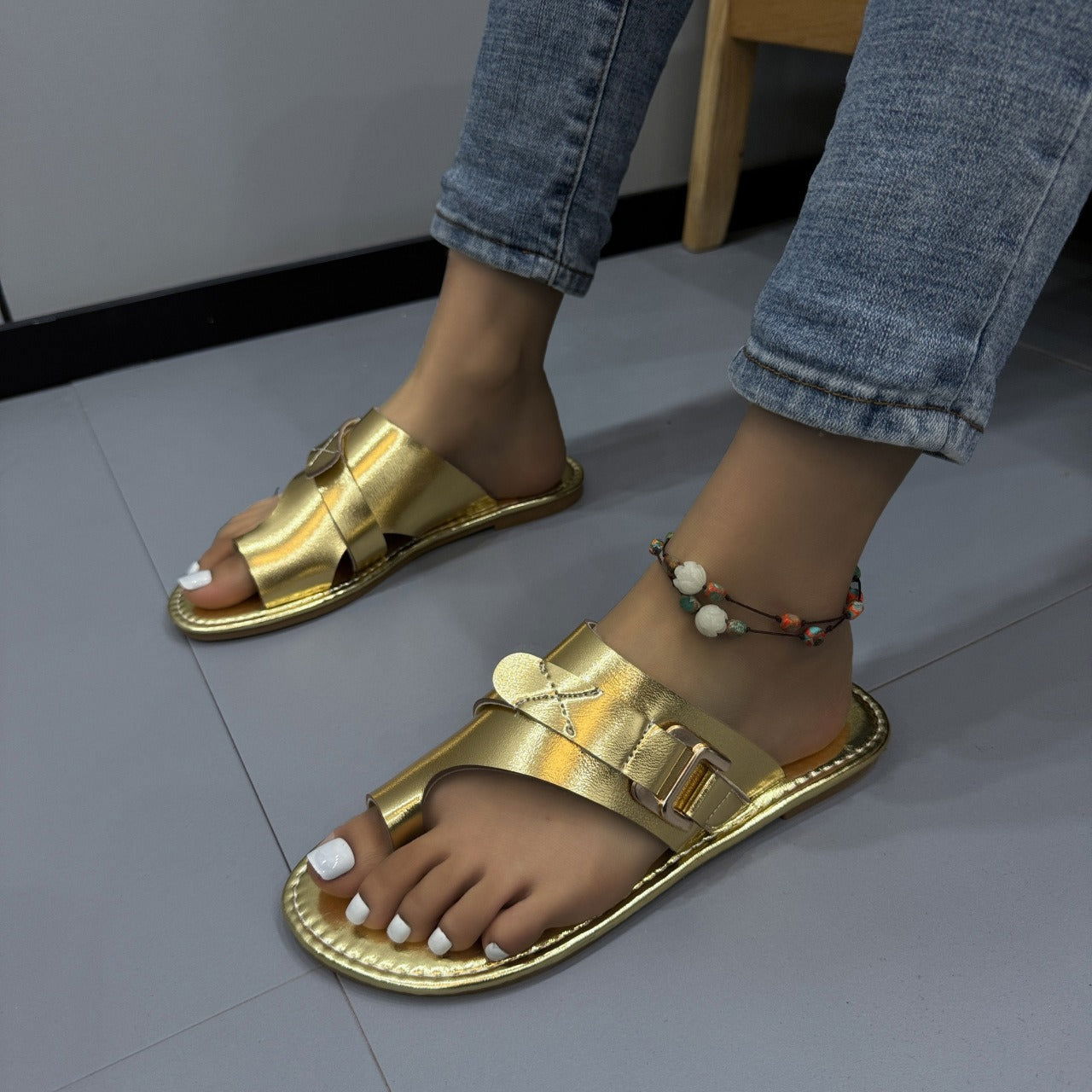 Summer new women's shoes with toe covers fashionable flat heels and casual women's sandals and slippers - CHRISTDEST GLOBAL SERVICE