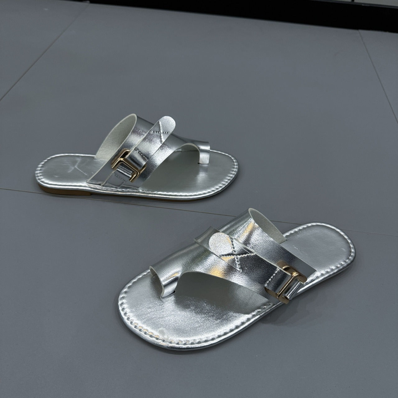 Summer new women's shoes with toe covers fashionable flat heels and casual women's sandals and slippers - CHRISTDEST GLOBAL SERVICE